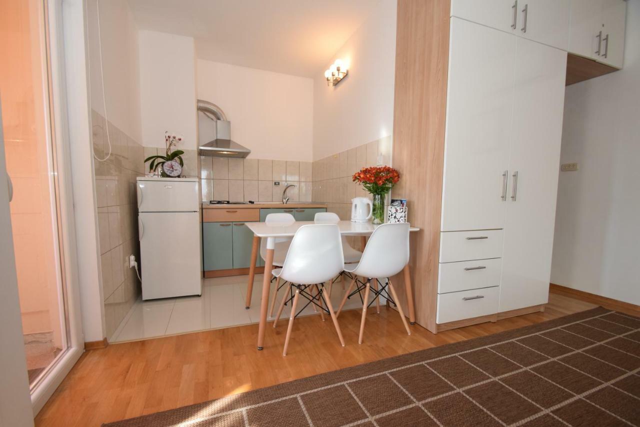 Apartment Smokrovic 스타리그라드 파클레니차 외부 사진